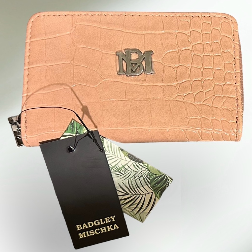 Badgley Mischka Wallet Vegan Leather Faux Croc Blush New With Tags